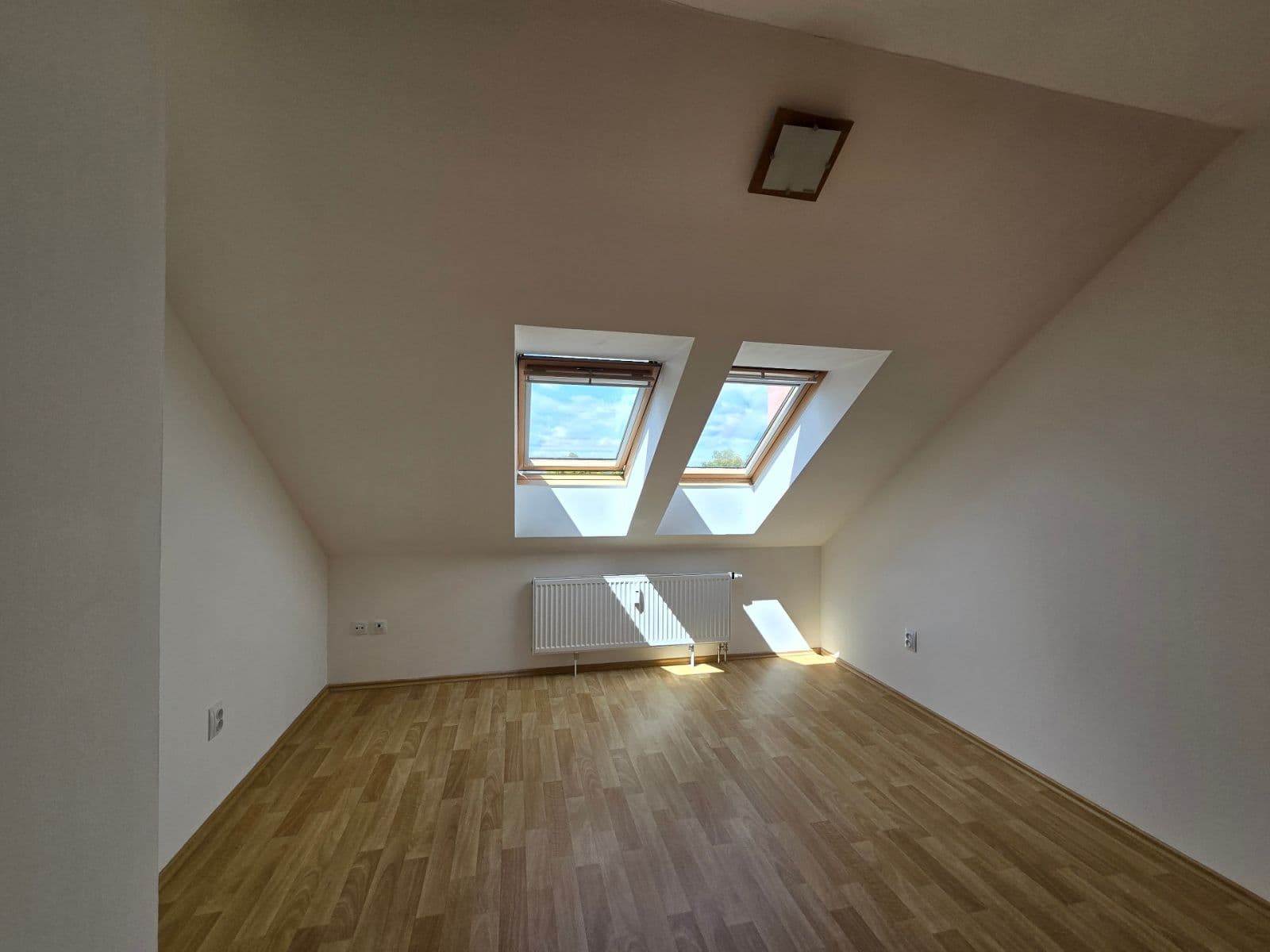 Predaj bytu 3-izbový 93 m², Dražická, Benátky nad Jizerou, Středočeský kraj Predaj bytu 3-izbový 93 m², Dražická, Benátky nad Jizerou, Středočeský kraj