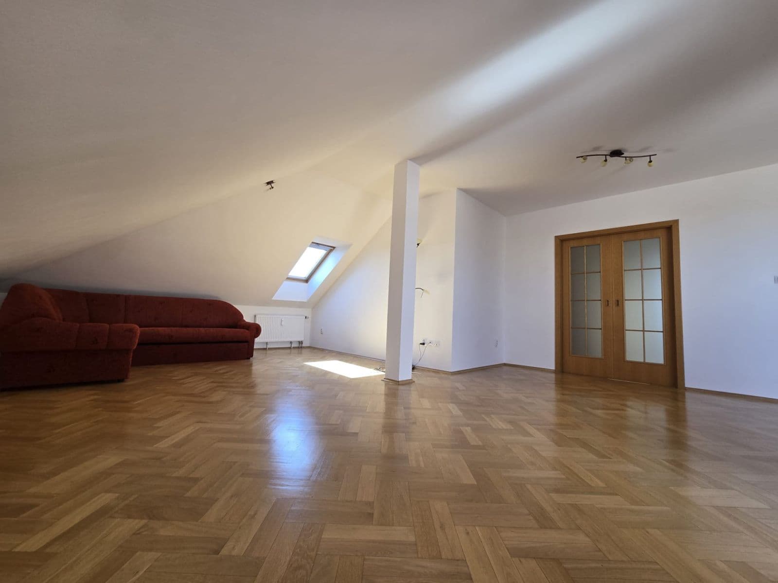 Predaj bytu 3-izbový 93 m², Dražická, Benátky nad Jizerou, Středočeský kraj Predaj bytu 3-izbový 93 m², Dražická, Benátky nad Jizerou, Středočeský kraj