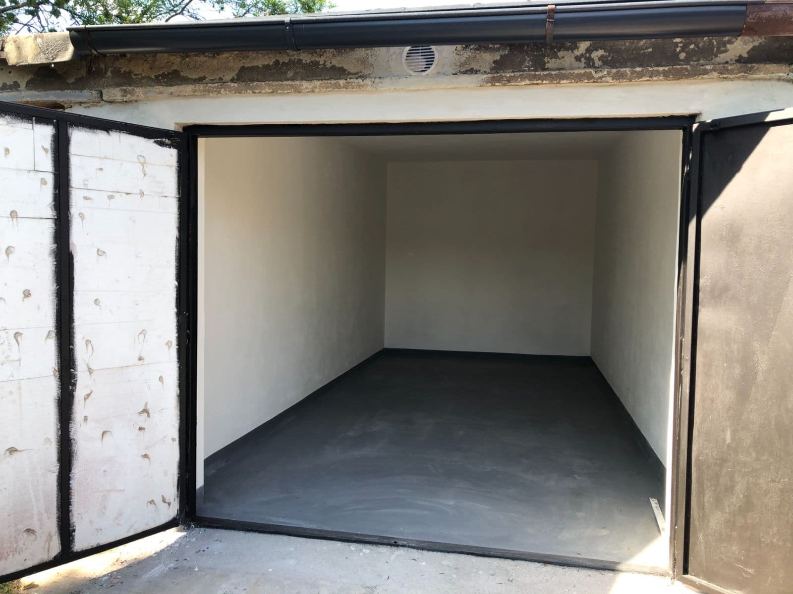 Prenájom garáže 18 m², Praha, Praha Prenájom garáže 18 m², Praha, Praha