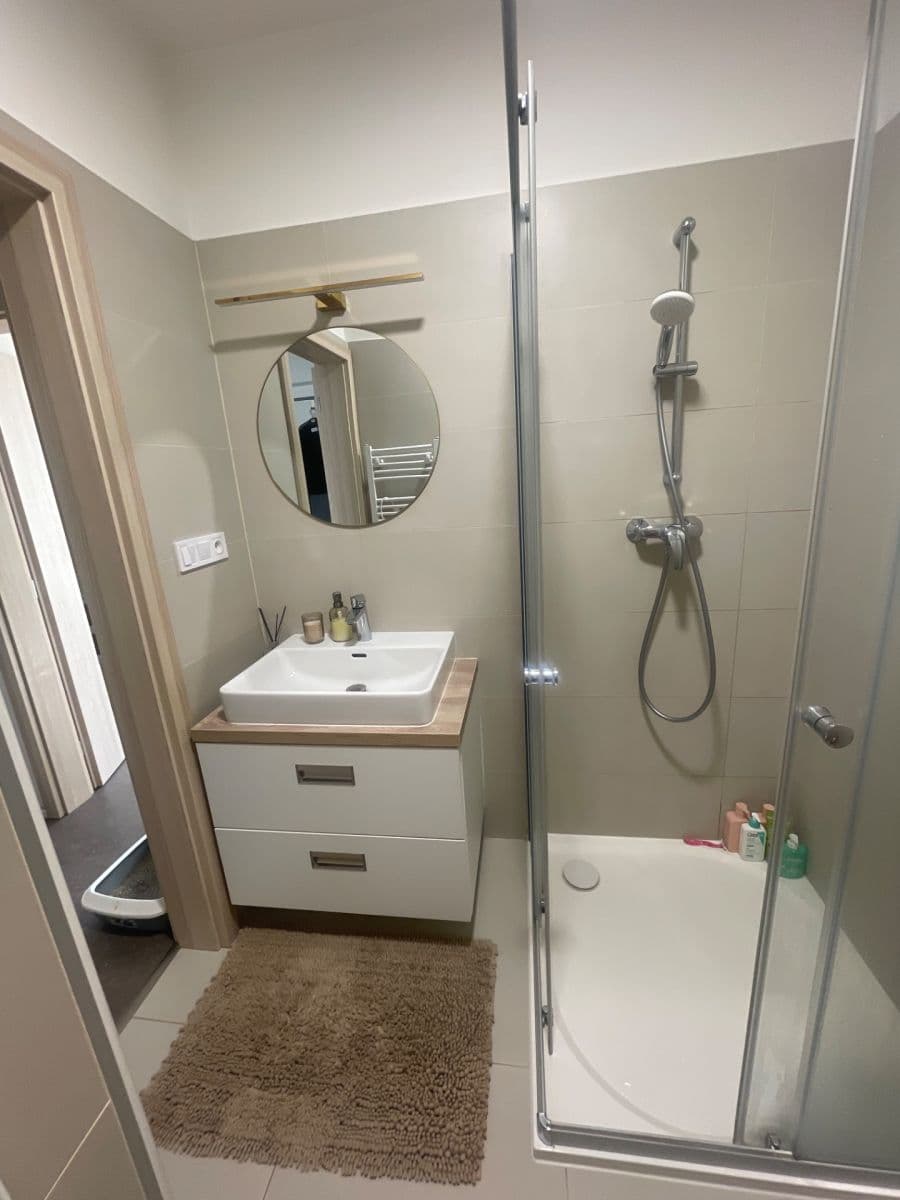 Prenájom bytu 1-izbový 34 m², Eduarda Hamburgera, Olomouc, Olomoucký kraj Prenájom bytu 1-izbový 34 m², Eduarda Hamburgera, Olomouc, Olomoucký kraj