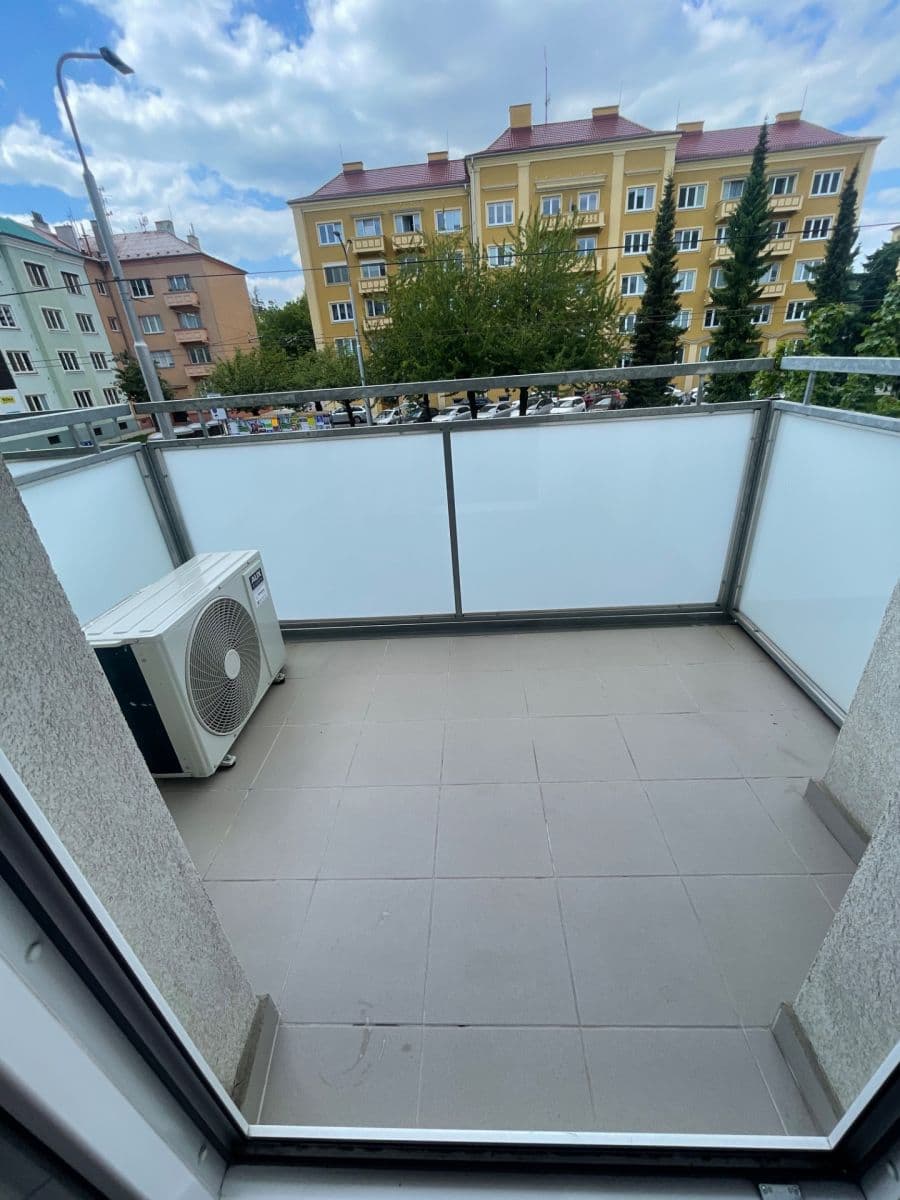 Prenájom bytu 1-izbový 34 m², Eduarda Hamburgera, Olomouc, Olomoucký kraj Prenájom bytu 1-izbový 34 m², Eduarda Hamburgera, Olomouc, Olomoucký kraj