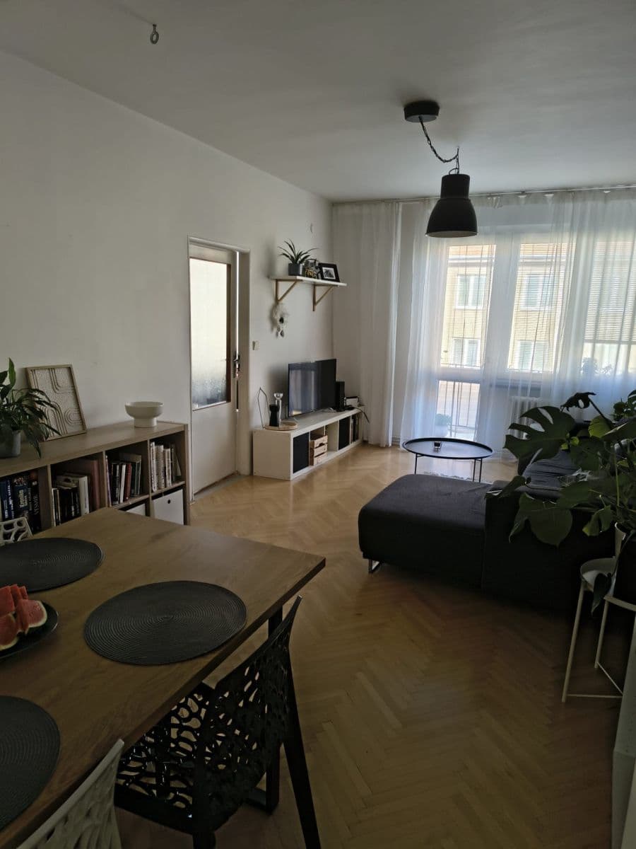 Prenájom bytu 3-izbový 75 m², Brněnská, Šlapanice, Jihomoravský kraj Prenájom bytu 3-izbový 75 m², Brněnská, Šlapanice, Jihomoravský kraj