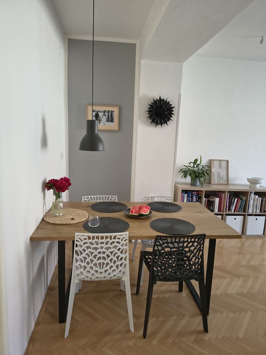 Prenájom bytu 3-izbový 75 m², Brněnská, Šlapanice, Jihomoravský kraj Prenájom bytu 3-izbový 75 m², Brněnská, Šlapanice, Jihomoravský kraj
