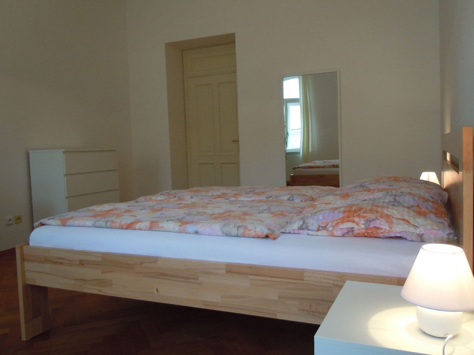 Prenájom bytu 3-izbový 119 m², Vratislavova, Praha, Praha Prenájom bytu 3-izbový 119 m², Vratislavova, Praha, Praha