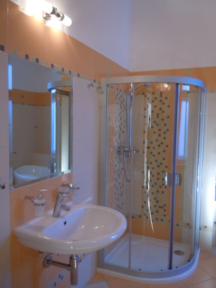 Prenájom bytu 3-izbový 119 m², Vratislavova, Praha, Praha Prenájom bytu 3-izbový 119 m², Vratislavova, Praha, Praha