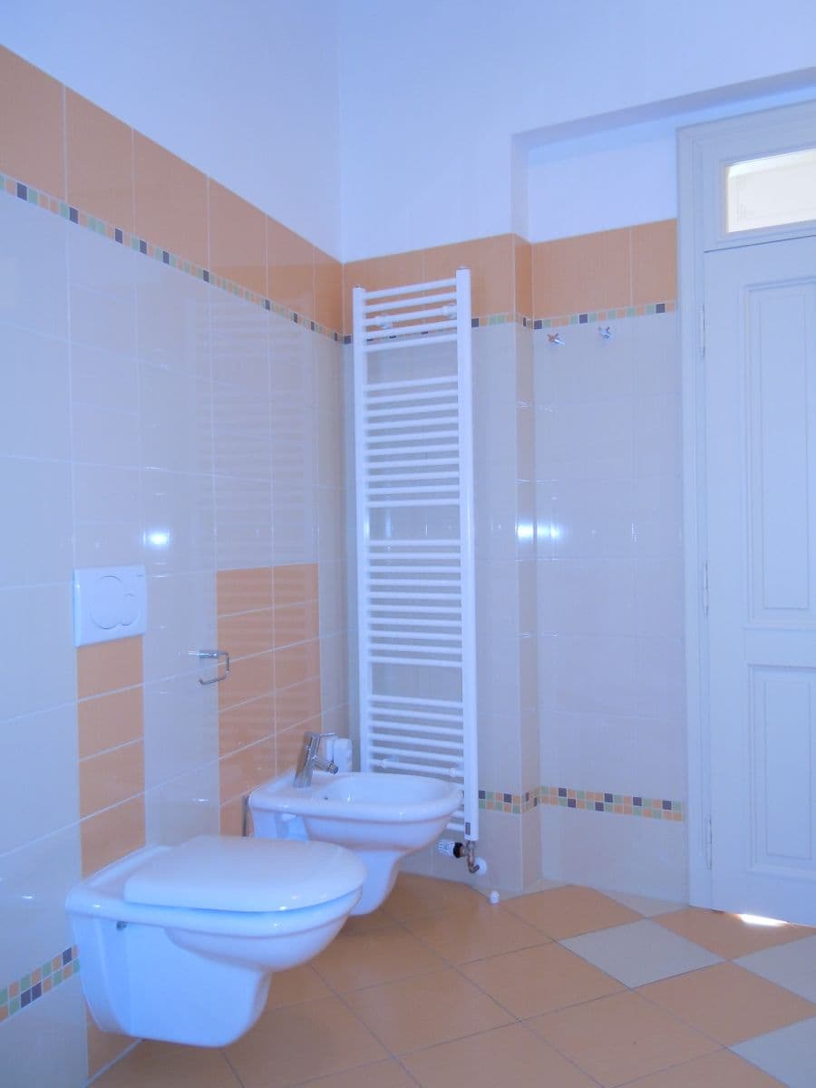 Prenájom bytu 3-izbový 119 m², Vratislavova, Praha, Praha Prenájom bytu 3-izbový 119 m², Vratislavova, Praha, Praha