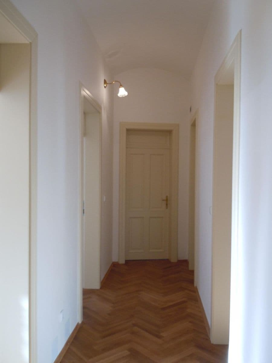 Prenájom bytu 3-izbový 119 m², Vratislavova, Praha, Praha Prenájom bytu 3-izbový 119 m², Vratislavova, Praha, Praha