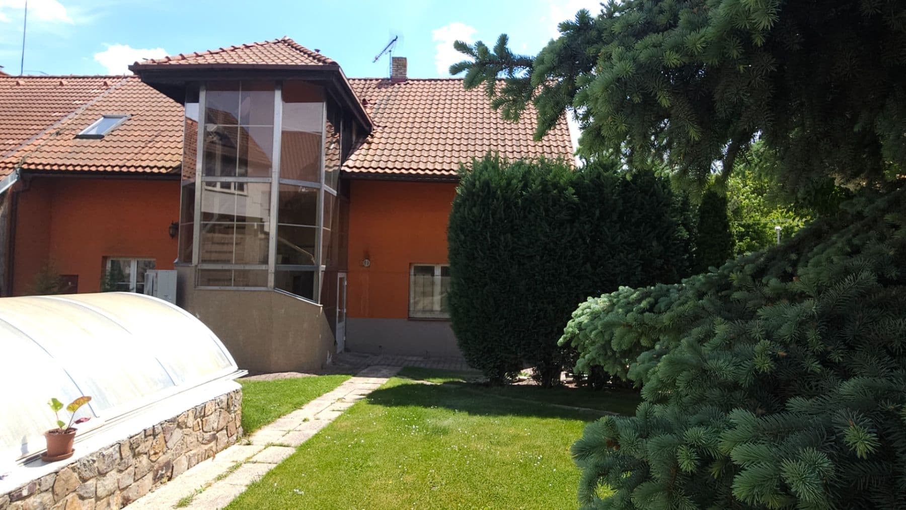 Prenájom domu 99 m², pozemok 500 m², náměstí 5. května, Jinočany, Středočeský kraj Prenájom domu 99 m², pozemok 500 m², náměstí 5. května, Jinočany, Středočeský kraj
