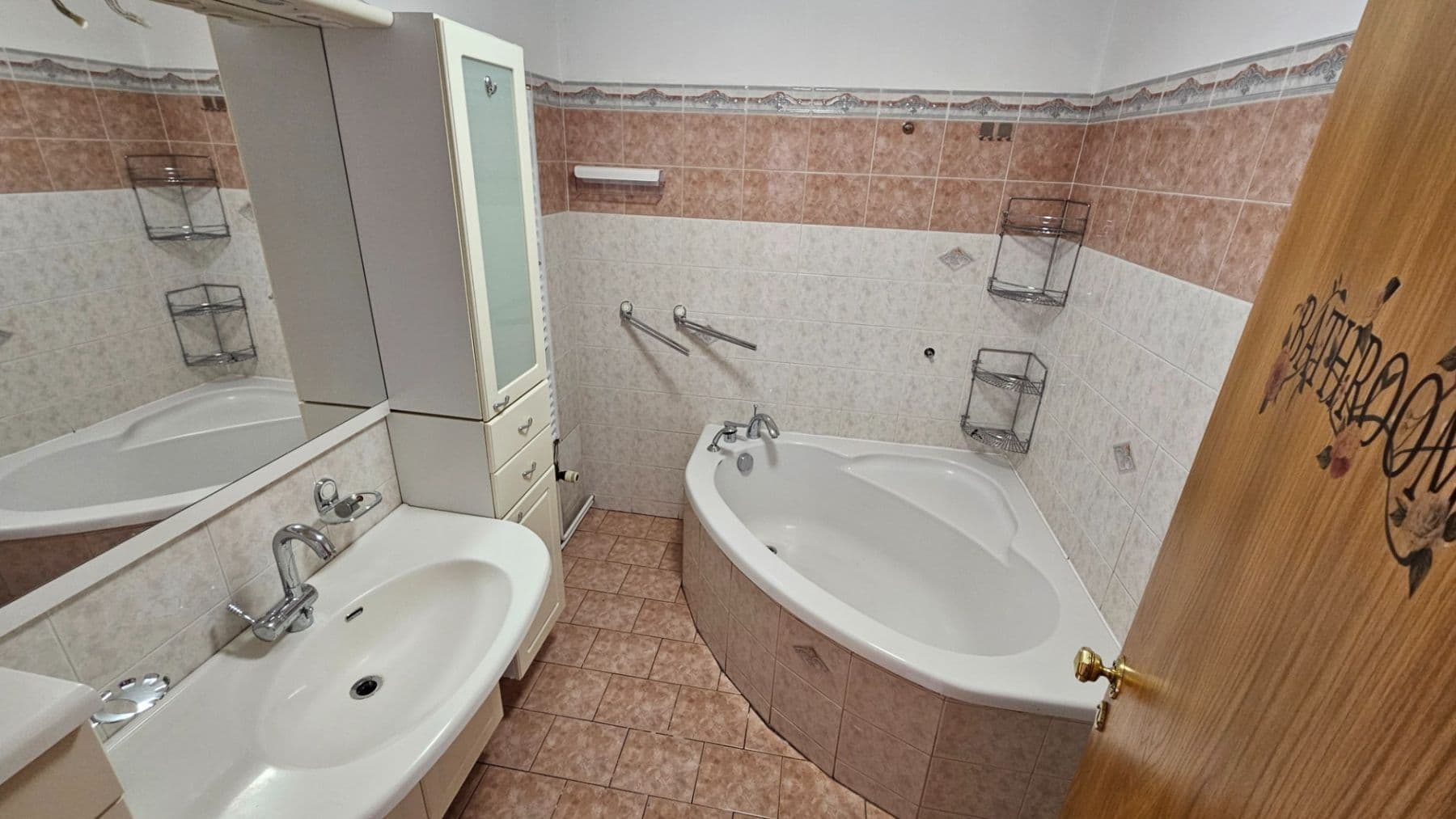 Prenájom domu 99 m², pozemok 500 m², náměstí 5. května, Jinočany, Středočeský kraj Prenájom domu 99 m², pozemok 500 m², náměstí 5. května, Jinočany, Středočeský kraj