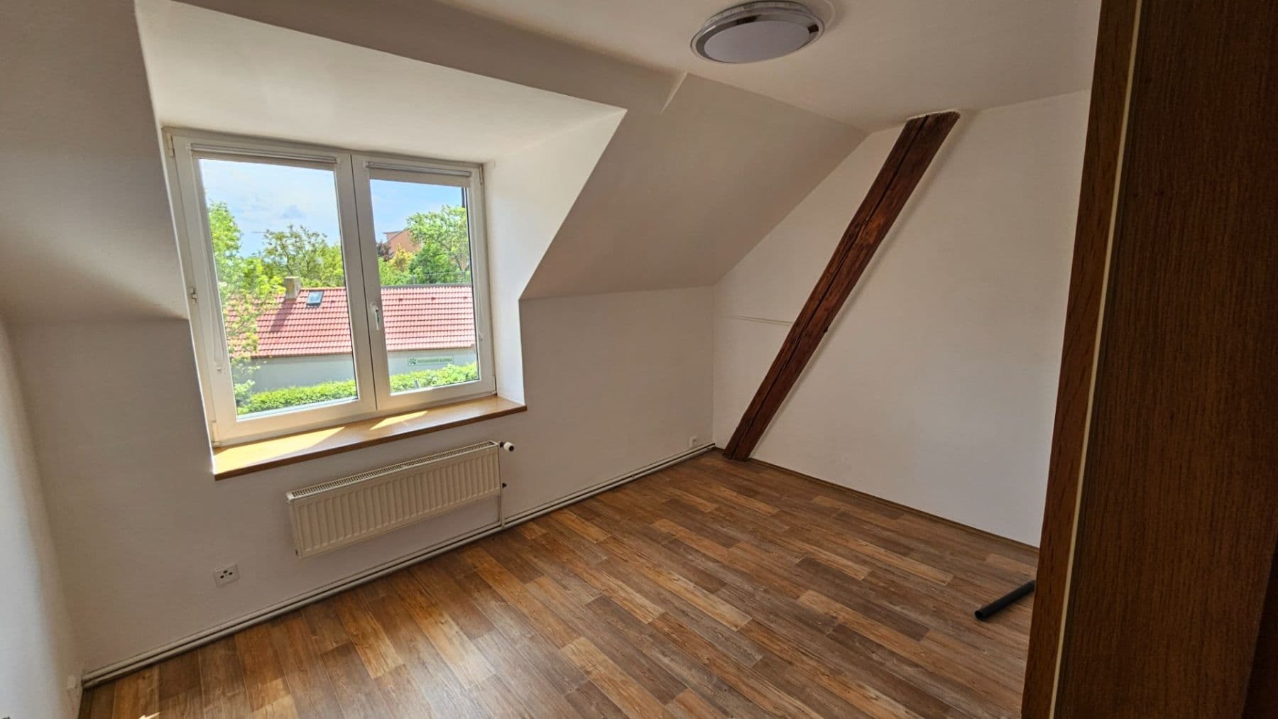 Prenájom domu 99 m², pozemok 500 m², náměstí 5. května, Jinočany, Středočeský kraj Prenájom domu 99 m², pozemok 500 m², náměstí 5. května, Jinočany, Středočeský kraj