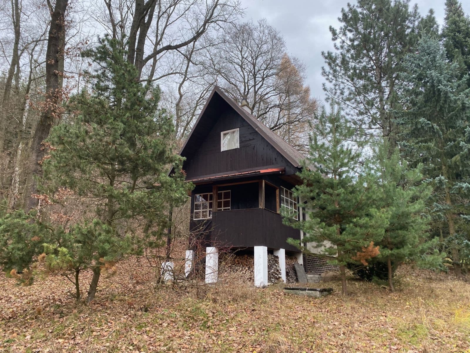 Predaj rekreačného objektu 27 m², pozemek 3.618 m², Votice, Středočeský kraj Predaj rekreačného objektu 27 m², pozemek 3.618 m², Votice, Středočeský kraj