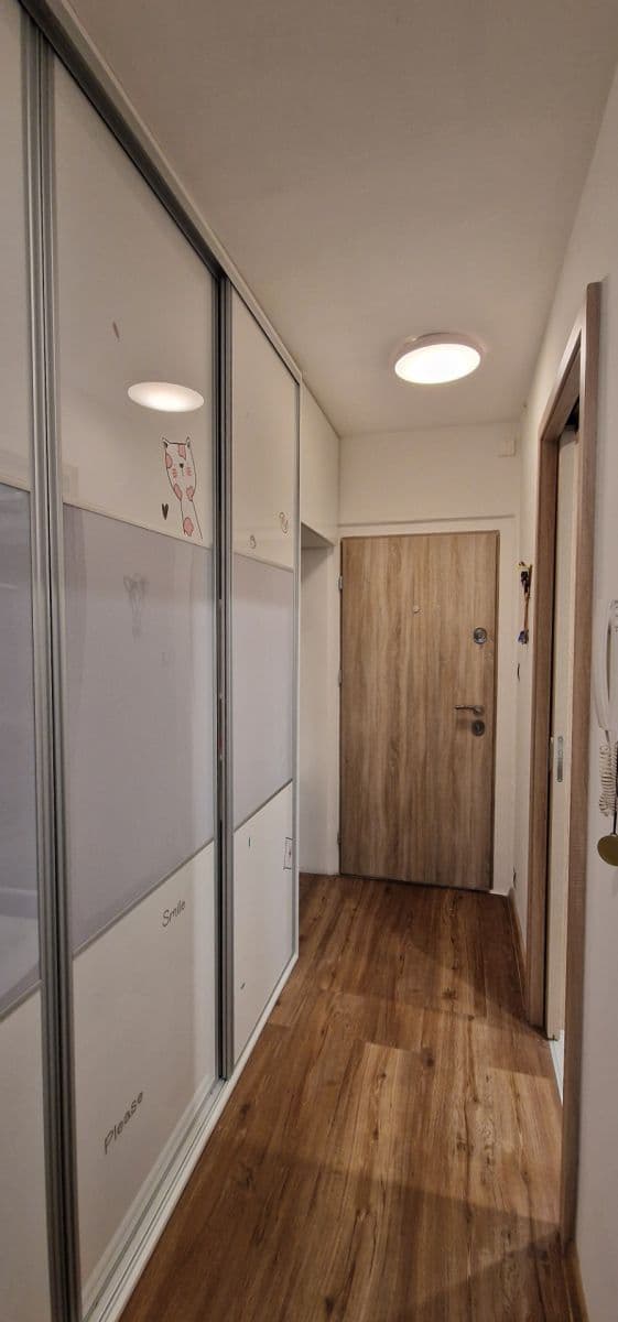 Prenájom bytu 2-izbový 43 m², Modrá, Praha, Praha Prenájom bytu 2-izbový 43 m², Modrá, Praha, Praha