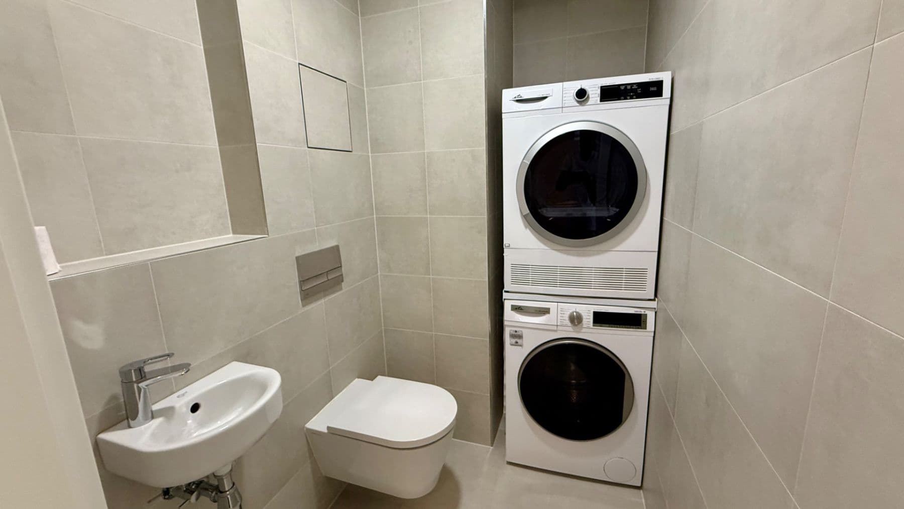 Prenájom bytu 2-izbový 62 m², Michelská, Praha, Praha Prenájom bytu 2-izbový 62 m², Michelská, Praha, Praha
