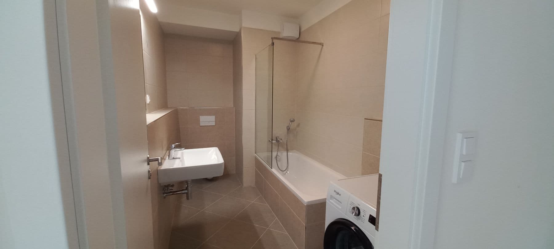 Prenájom bytu 2-izbový 53 m², Huppnerova, Praha, Praha Prenájom bytu 2-izbový 53 m², Huppnerova, Praha, Praha