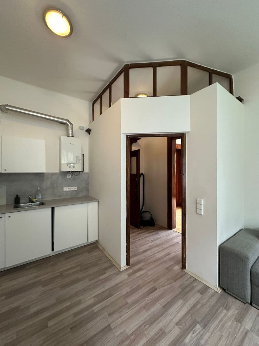 Prenájom bytu 78 m², náměstí Tomáše Garrigue Masaryka, Poděbrady, Středočeský kraj Prenájom bytu 78 m², náměstí Tomáše Garrigue Masaryka, Poděbrady, Středočeský kraj