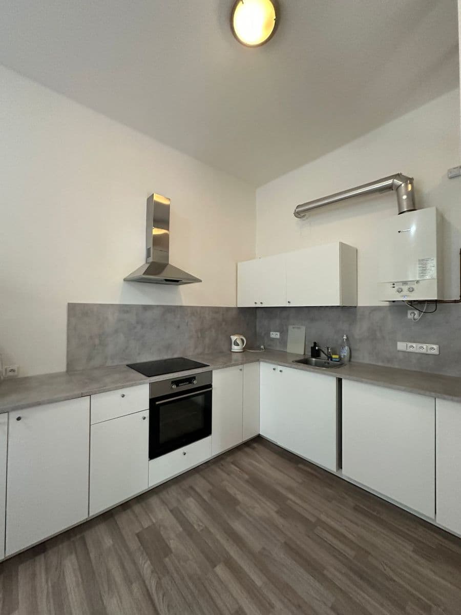 Prenájom bytu 78 m², náměstí Tomáše Garrigue Masaryka, Poděbrady, Středočeský kraj Prenájom bytu 78 m², náměstí Tomáše Garrigue Masaryka, Poděbrady, Středočeský kraj