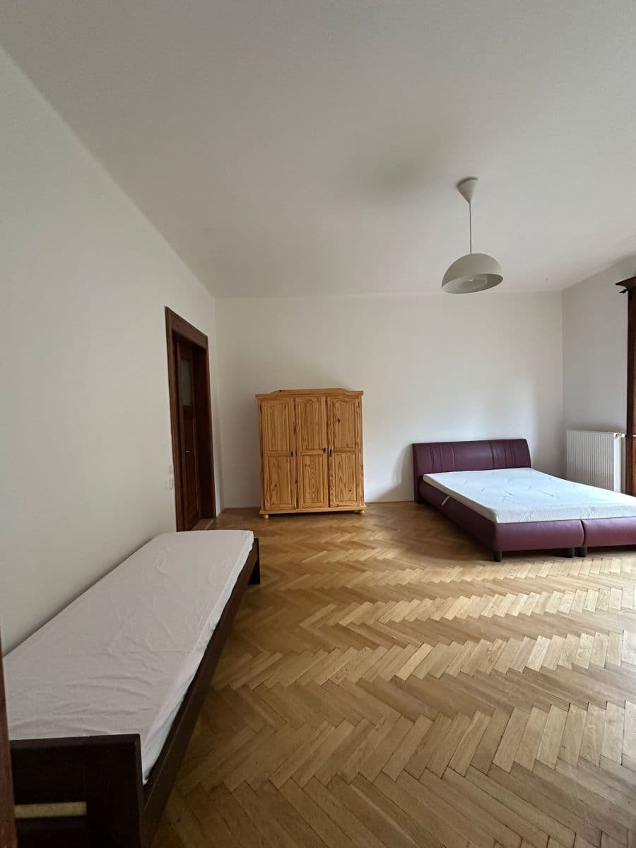 Prenájom bytu 78 m², náměstí Tomáše Garrigue Masaryka, Poděbrady, Středočeský kraj Prenájom bytu 78 m², náměstí Tomáše Garrigue Masaryka, Poděbrady, Středočeský kraj