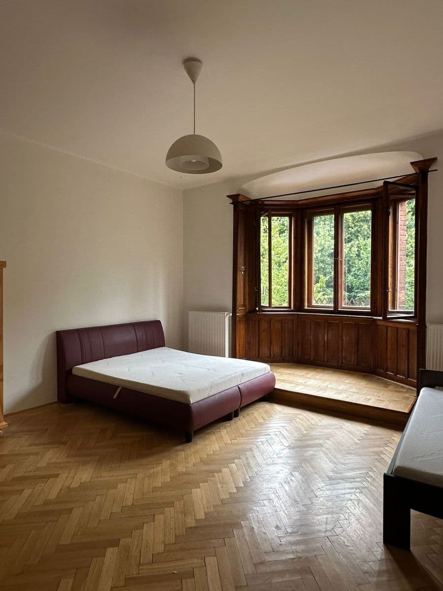 Prenájom bytu 78 m², náměstí Tomáše Garrigue Masaryka, Poděbrady, Středočeský kraj Prenájom bytu 78 m², náměstí Tomáše Garrigue Masaryka, Poděbrady, Středočeský kraj