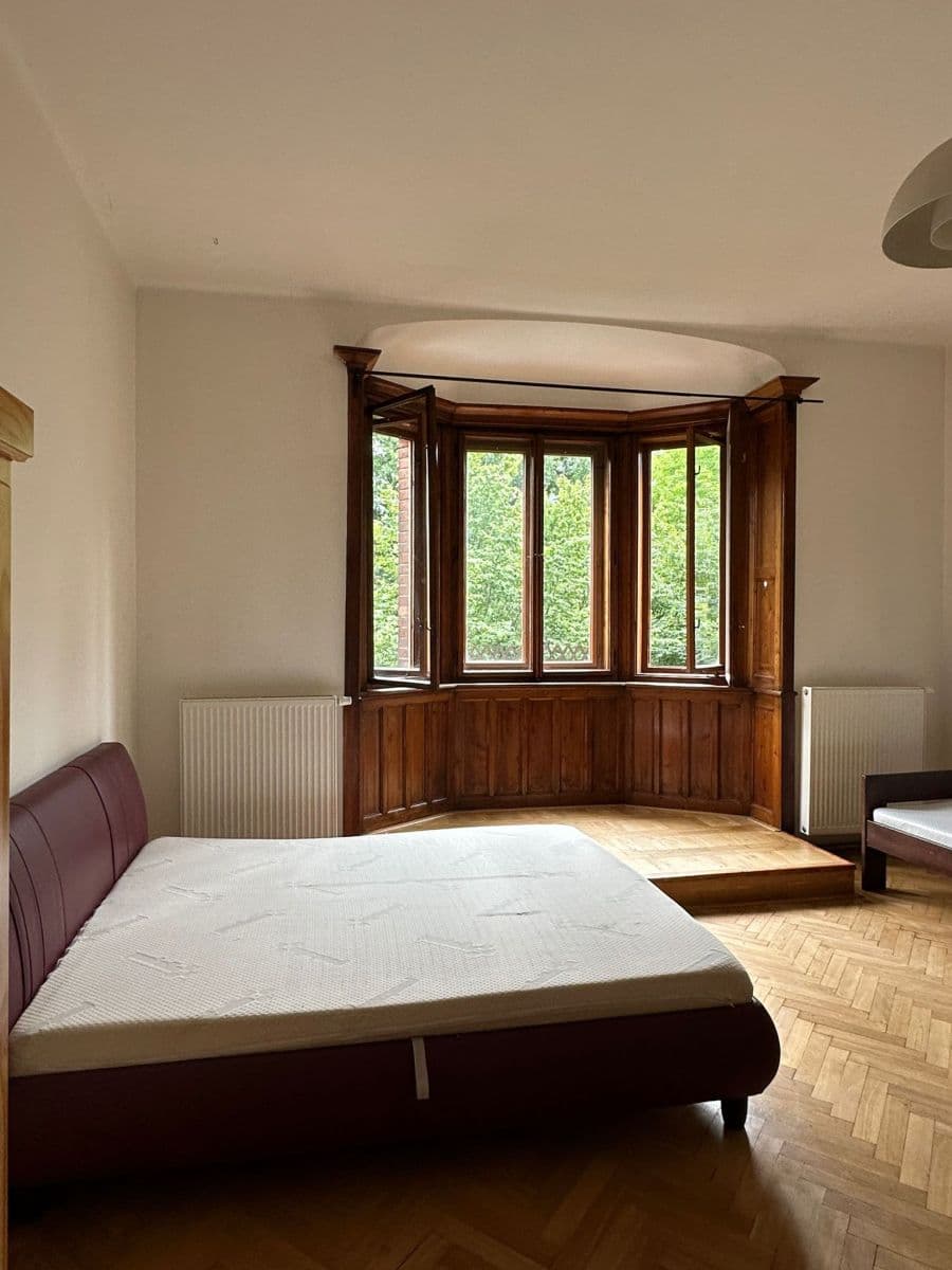 Prenájom bytu 78 m², náměstí Tomáše Garrigue Masaryka, Poděbrady, Středočeský kraj Prenájom bytu 78 m², náměstí Tomáše Garrigue Masaryka, Poděbrady, Středočeský kraj