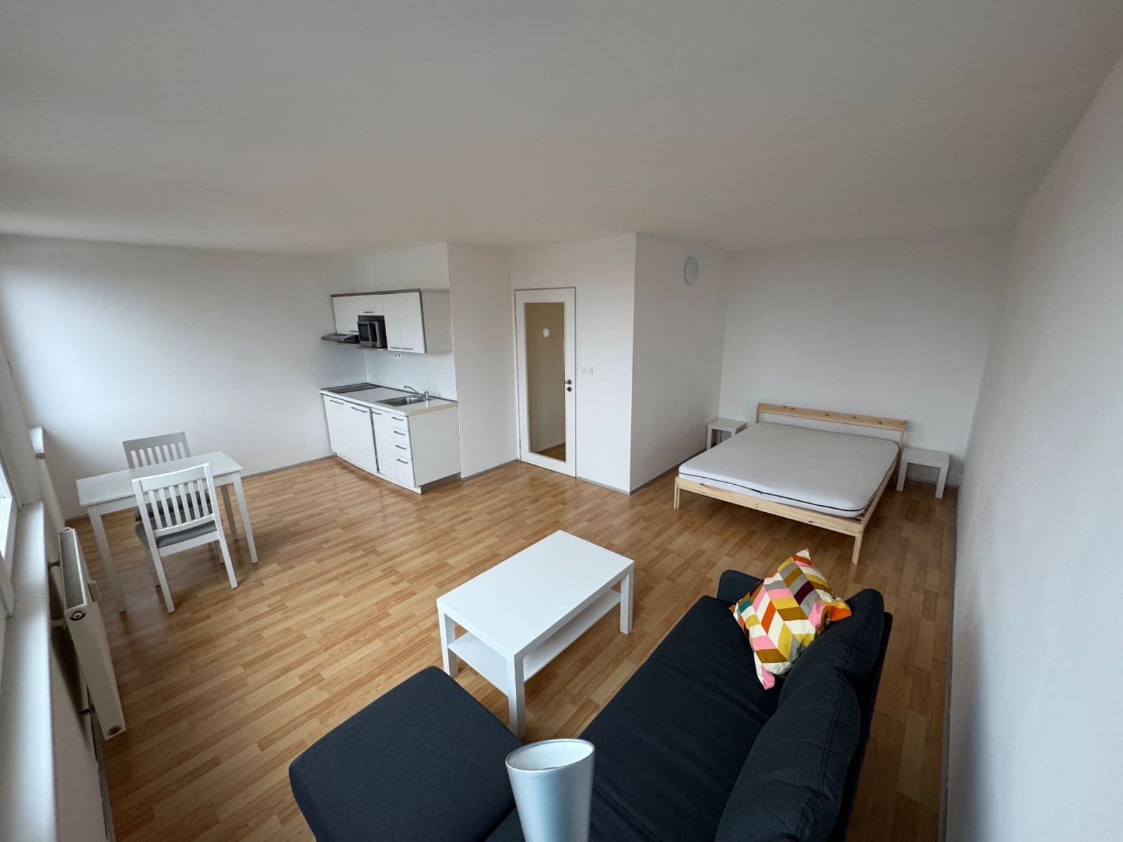 Prenájom bytu 1-izbový 36 m², Molákova, Praha, Praha Prenájom bytu 1-izbový 36 m², Molákova, Praha, Praha