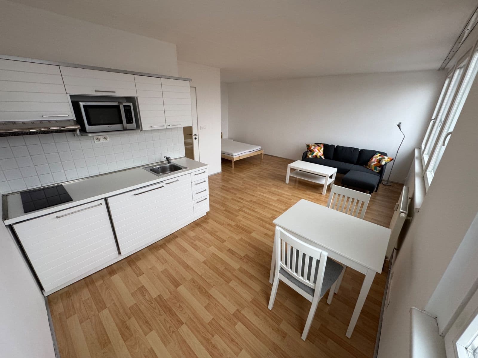 Prenájom bytu 1-izbový 36 m², Molákova, Praha, Praha Prenájom bytu 1-izbový 36 m², Molákova, Praha, Praha
