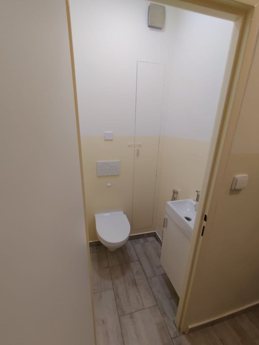 Prenájom bytu 2-izbový 52 m², Počernická, Praha, Praha Prenájom bytu 2-izbový 52 m², Počernická, Praha, Praha