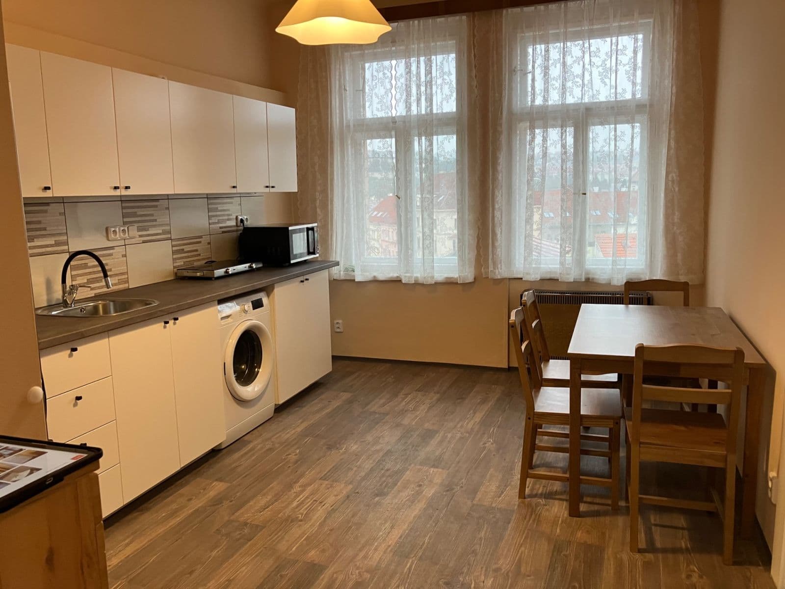 Prenájom bytu 1-izbový 43 m², Nuselská, Praha, Praha Prenájom bytu 1-izbový 43 m², Nuselská, Praha, Praha