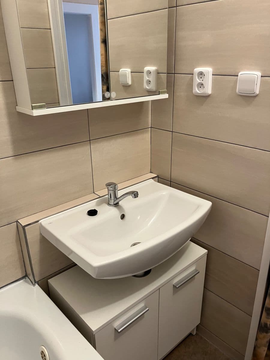 Prenájom bytu 1-izbový 43 m², Nuselská, Praha, Praha Prenájom bytu 1-izbový 43 m², Nuselská, Praha, Praha