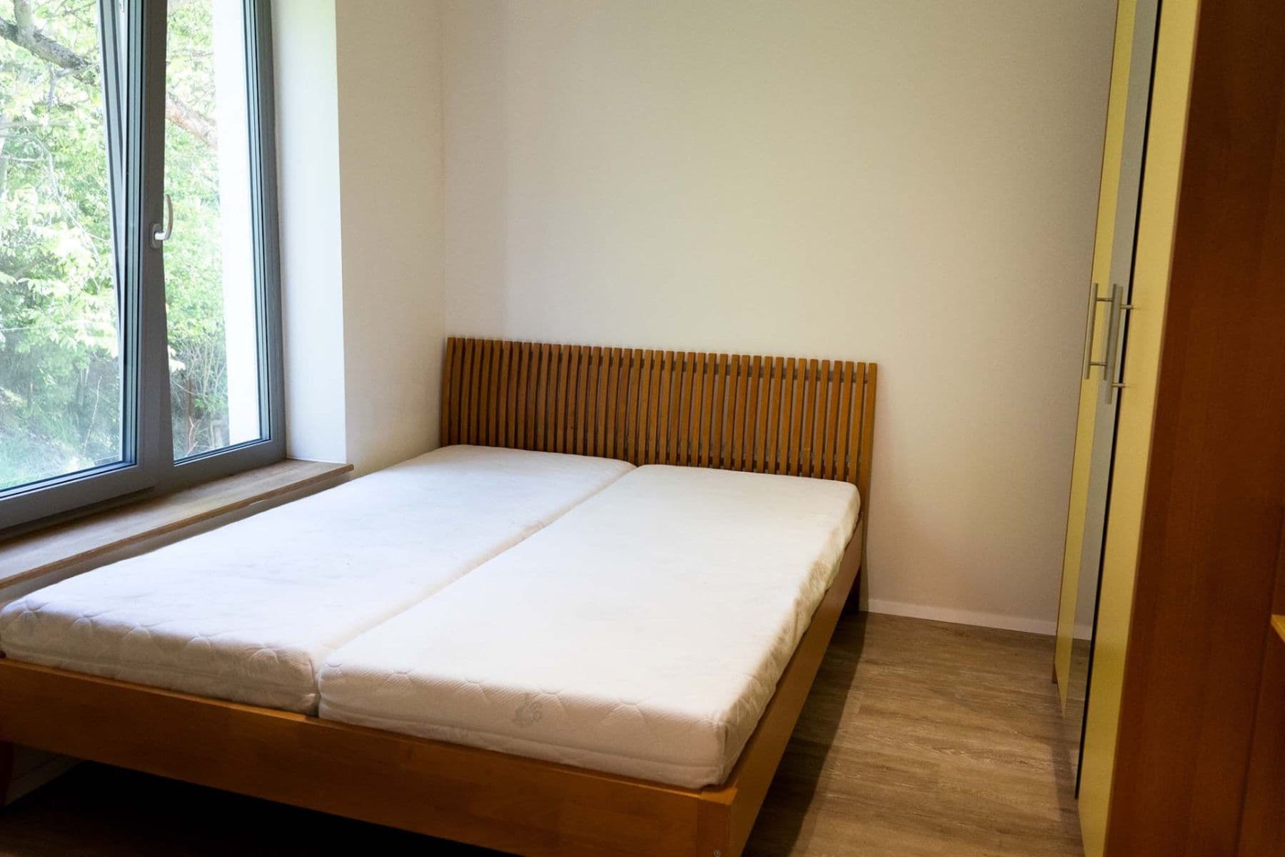 Prenájom bytu 2-izbový 35 m², Karlovarská, Praha, Praha Prenájom bytu 2-izbový 35 m², Karlovarská, Praha, Praha