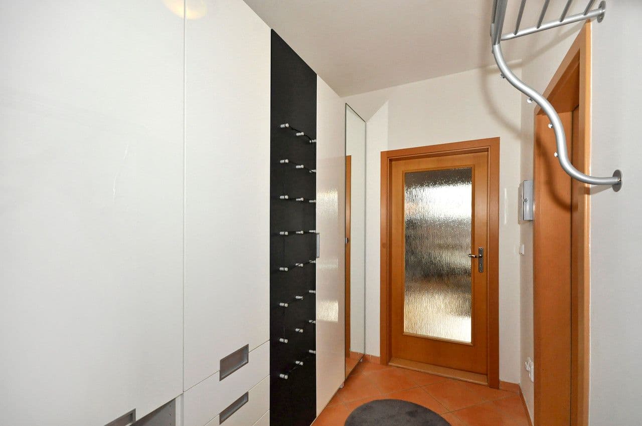 Prenájom bytu 1-izbový 38 m², Názovská, Praha, Praha Prenájom bytu 1-izbový 38 m², Názovská, Praha, Praha