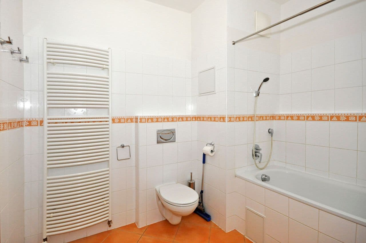 Prenájom bytu 1-izbový 38 m², Názovská, Praha, Praha Prenájom bytu 1-izbový 38 m², Názovská, Praha, Praha