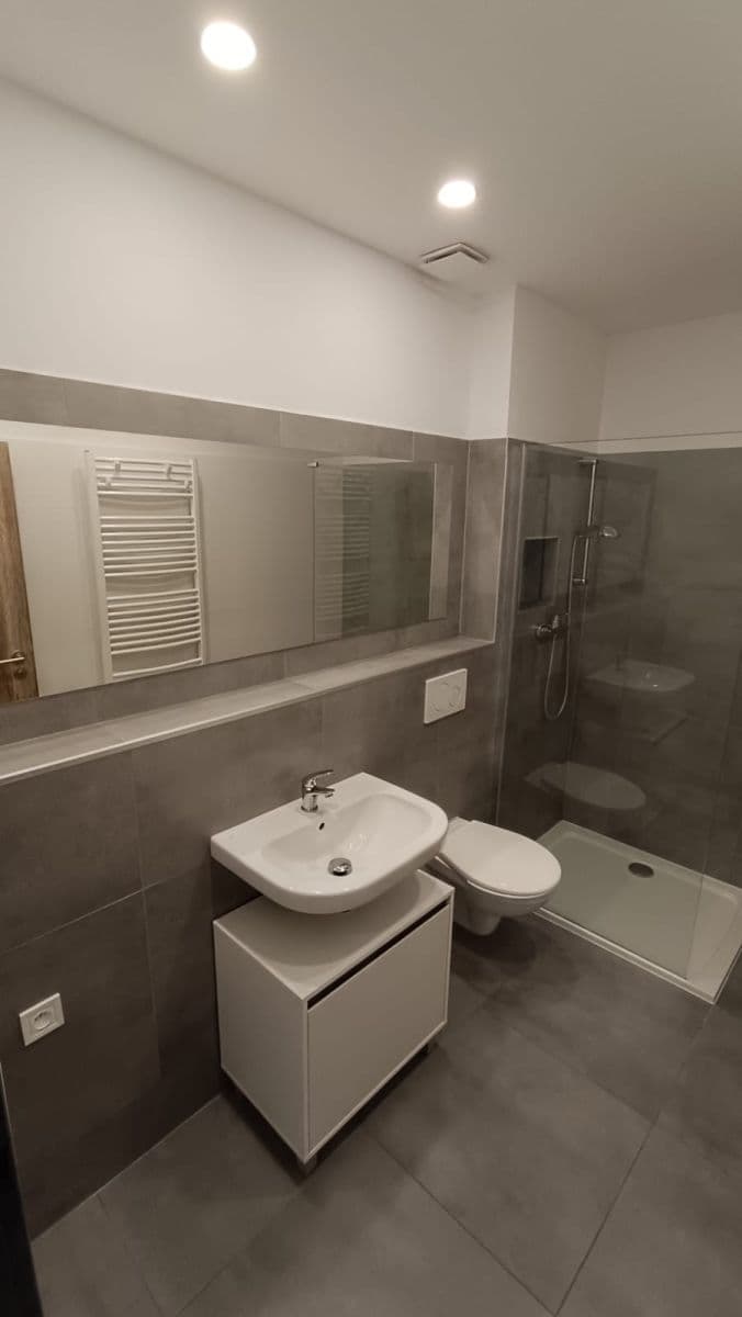 Prenájom bytu 2-izbový 42 m², Nerudova, Hradec Králové, Královéhradecký kraj Prenájom bytu 2-izbový 42 m², Nerudova, Hradec Králové, Královéhradecký kraj