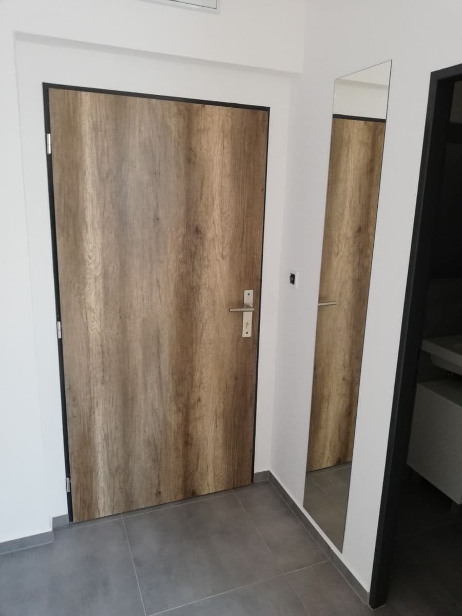 Prenájom bytu 2-izbový 42 m², Nerudova, Hradec Králové, Královéhradecký kraj Prenájom bytu 2-izbový 42 m², Nerudova, Hradec Králové, Královéhradecký kraj