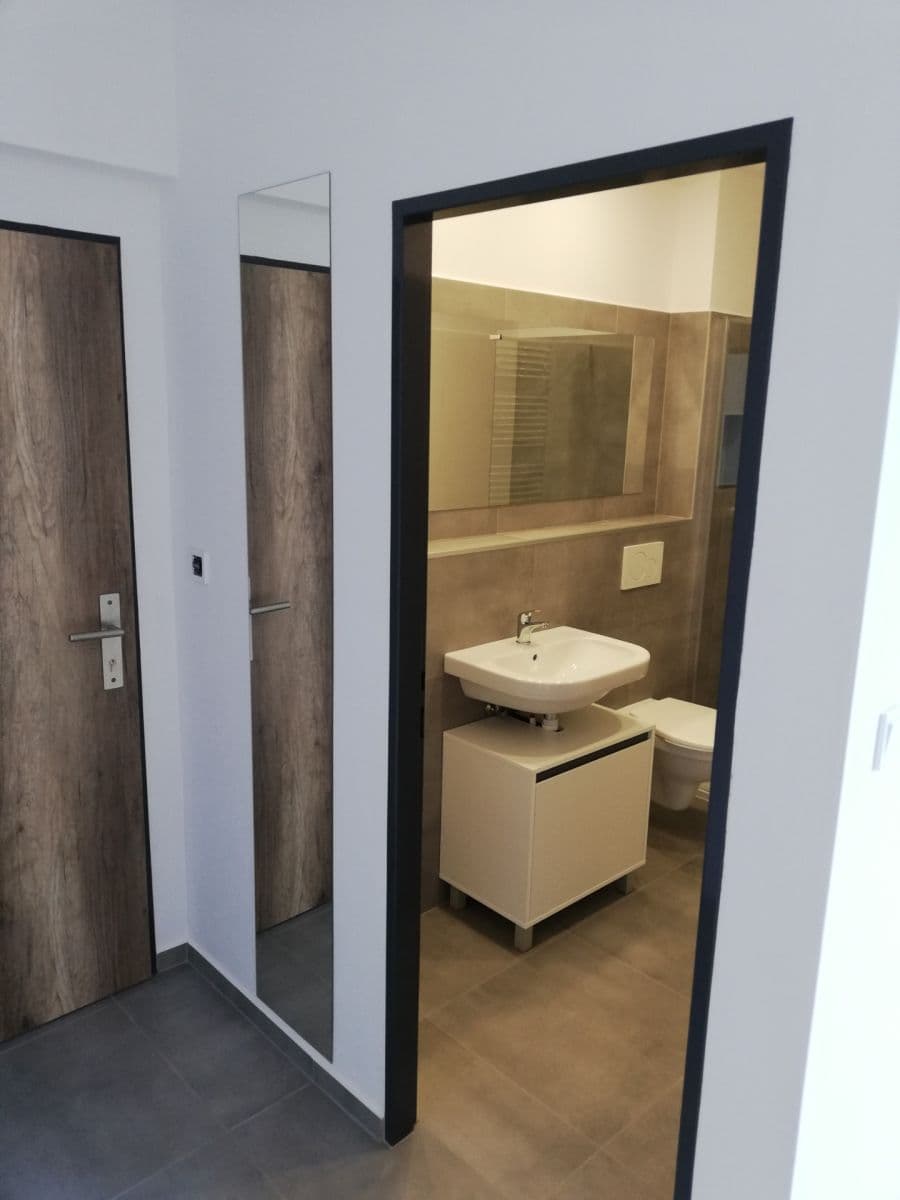 Prenájom bytu 2-izbový 42 m², Nerudova, Hradec Králové, Královéhradecký kraj Prenájom bytu 2-izbový 42 m², Nerudova, Hradec Králové, Královéhradecký kraj