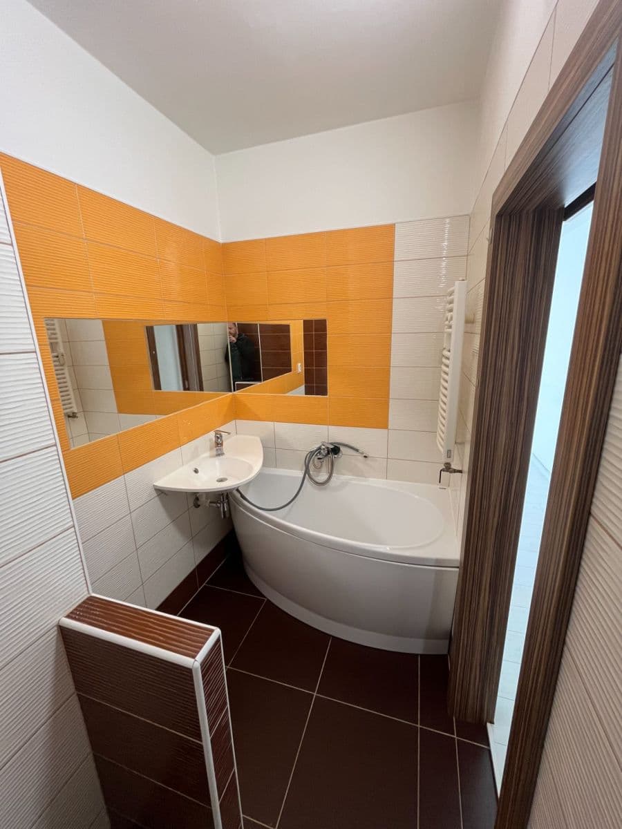 Prenájom bytu 2-izbový 55 m², Václava Řezáče, Klášterec nad Ohří, Ústecký kraj Prenájom bytu 2-izbový 55 m², Václava Řezáče, Klášterec nad Ohří, Ústecký kraj