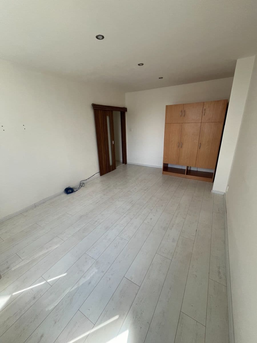 Prenájom bytu 2-izbový 55 m², Václava Řezáče, Klášterec nad Ohří, Ústecký kraj Prenájom bytu 2-izbový 55 m², Václava Řezáče, Klášterec nad Ohří, Ústecký kraj