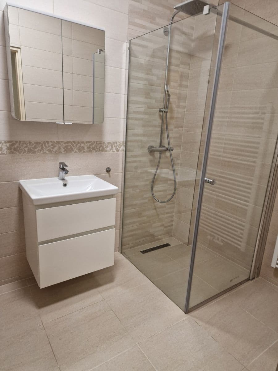 Prenájom bytu 2-izbový 51 m², Lesní, Holubice, Středočeský kraj Prenájom bytu 2-izbový 51 m², Lesní, Holubice, Středočeský kraj