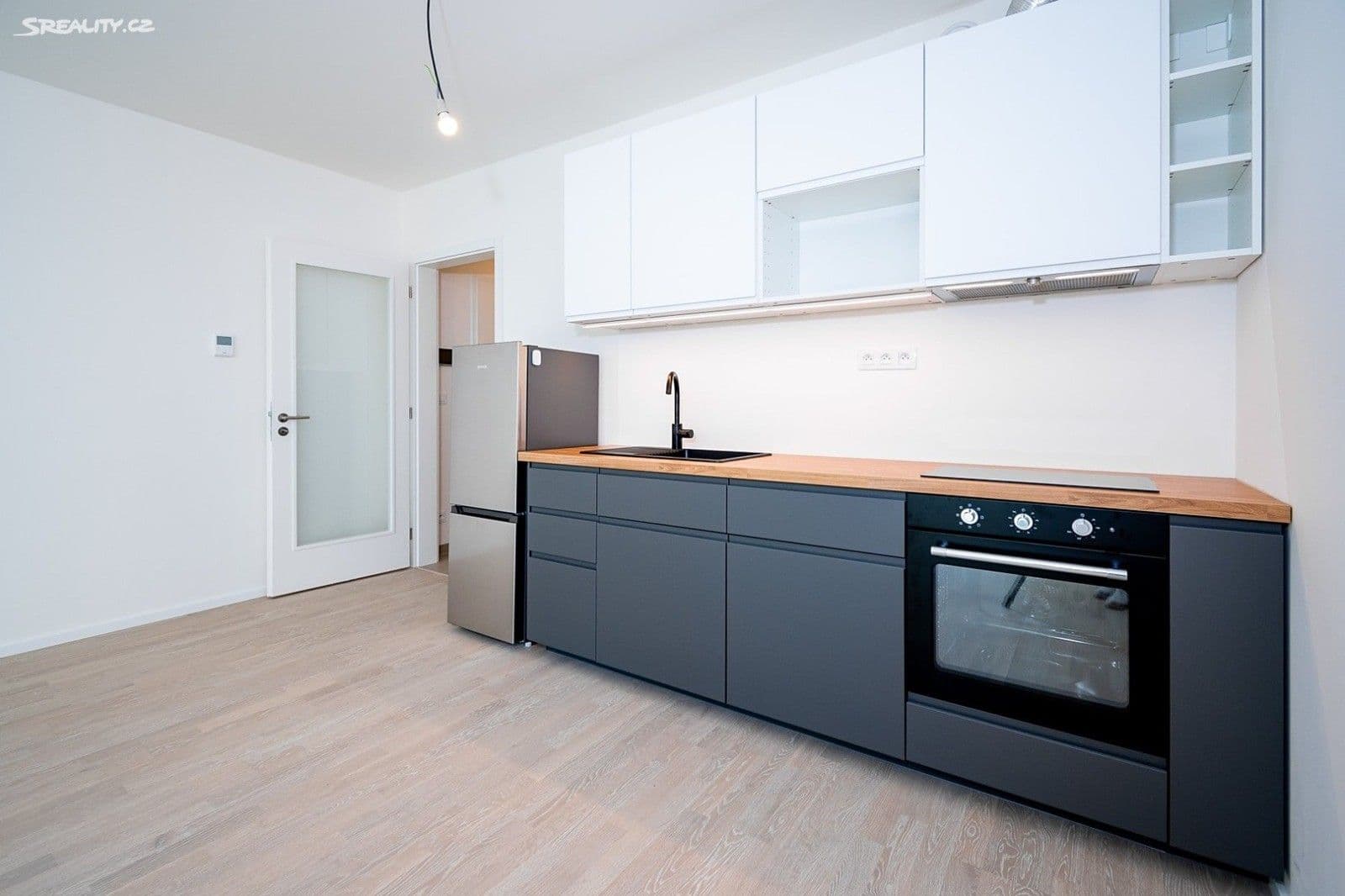 Prenájom bytu 1-izbový 32 m², Šenácká, Praha, Praha Prenájom bytu 1-izbový 32 m², Šenácká, Praha, Praha