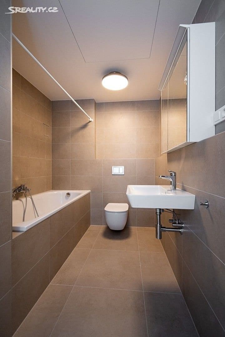 Prenájom bytu 1-izbový 32 m², Šenácká, Praha, Praha Prenájom bytu 1-izbový 32 m², Šenácká, Praha, Praha