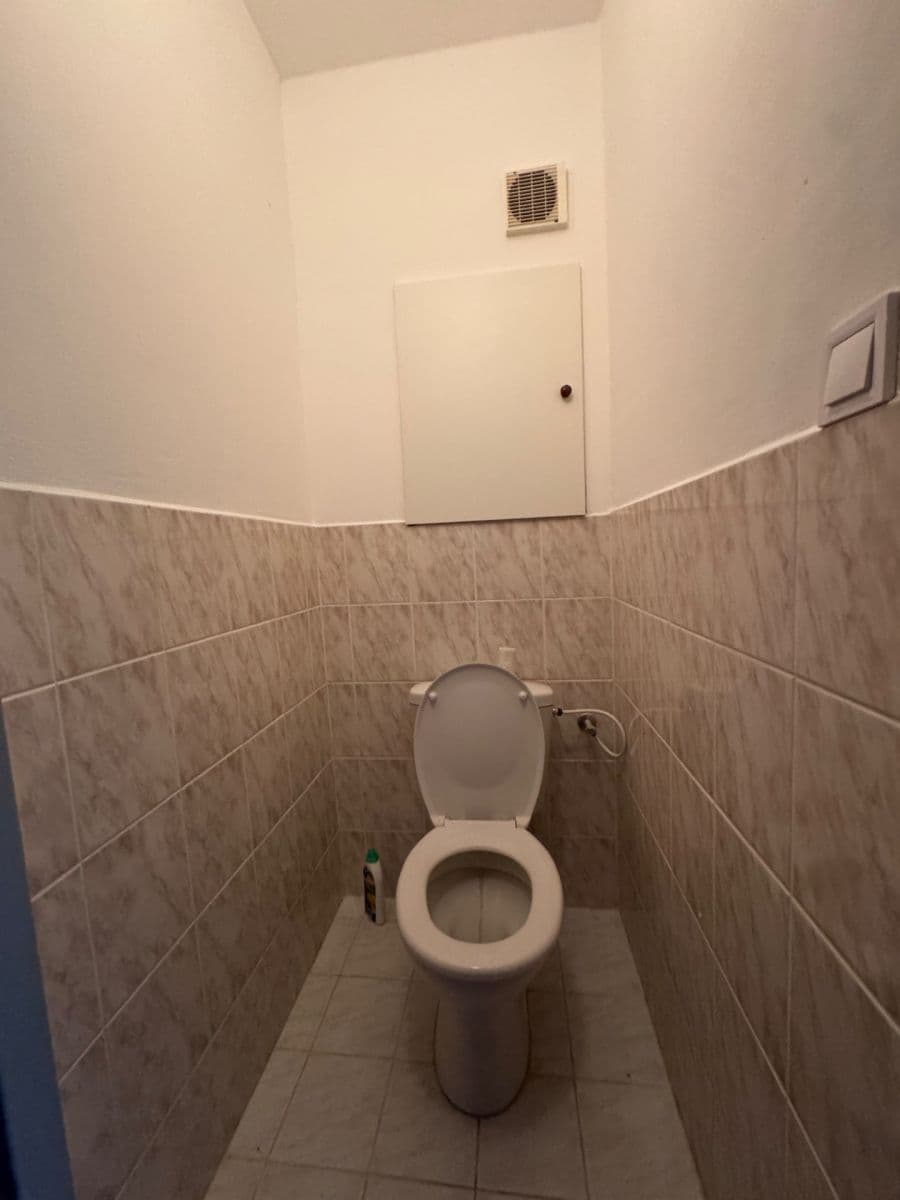 Prenájom bytu 2-izbový 43 m², Steinerova, Praha, Praha Prenájom bytu 2-izbový 43 m², Steinerova, Praha, Praha