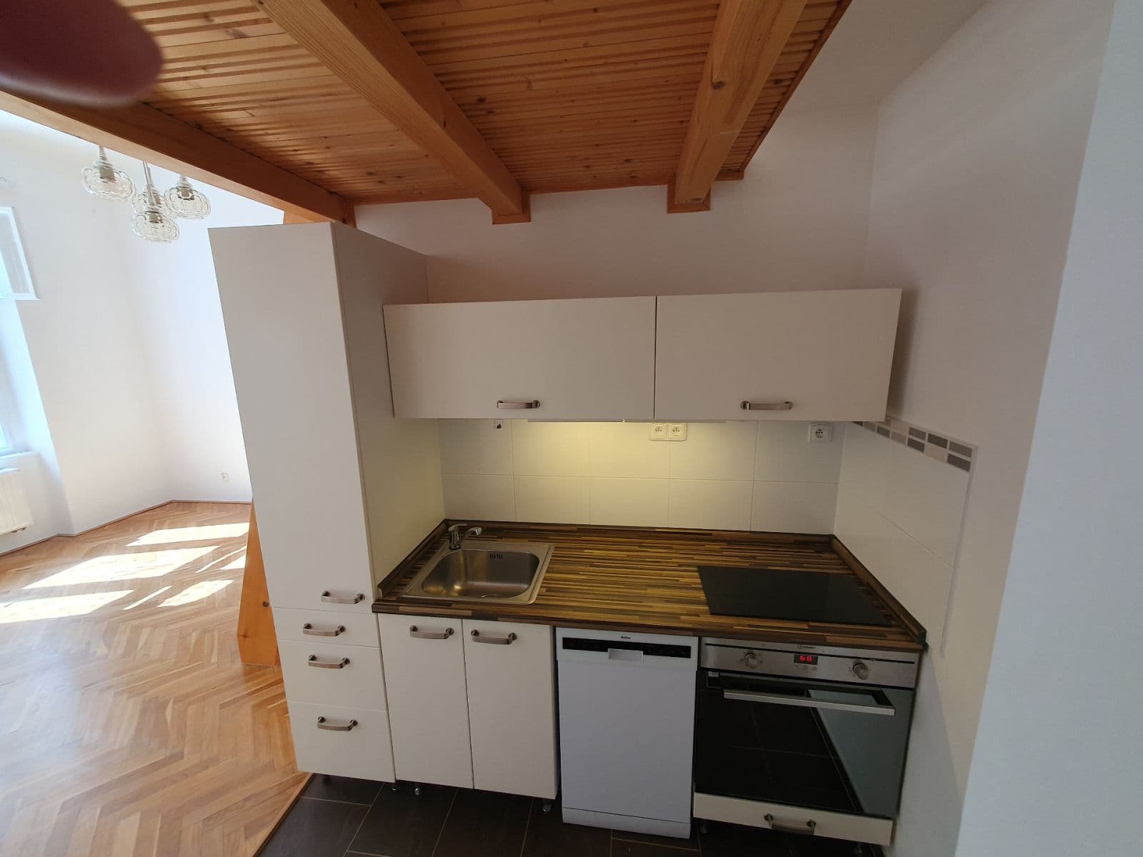 Prenájom bytu 2-izbový 40 m², Šumavská, Praha, Praha Prenájom bytu 2-izbový 40 m², Šumavská, Praha, Praha
