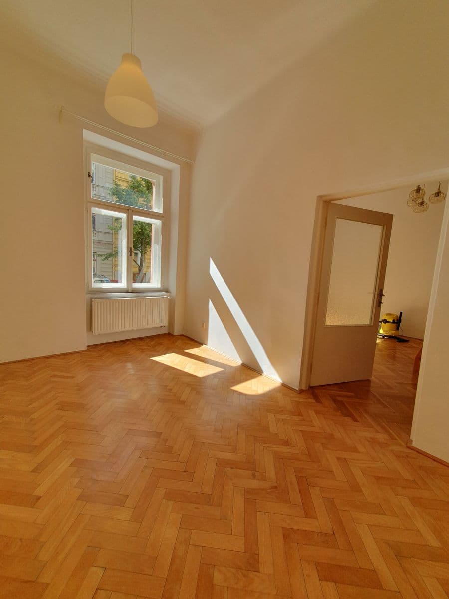Prenájom bytu 2-izbový 40 m², Šumavská, Praha, Praha Prenájom bytu 2-izbový 40 m², Šumavská, Praha, Praha