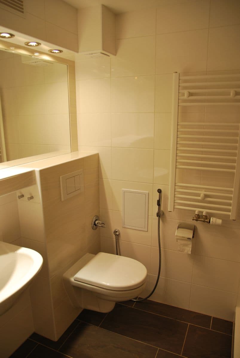 Prenájom bytu 2-izbový 40 m², Šumavská, Praha, Praha Prenájom bytu 2-izbový 40 m², Šumavská, Praha, Praha