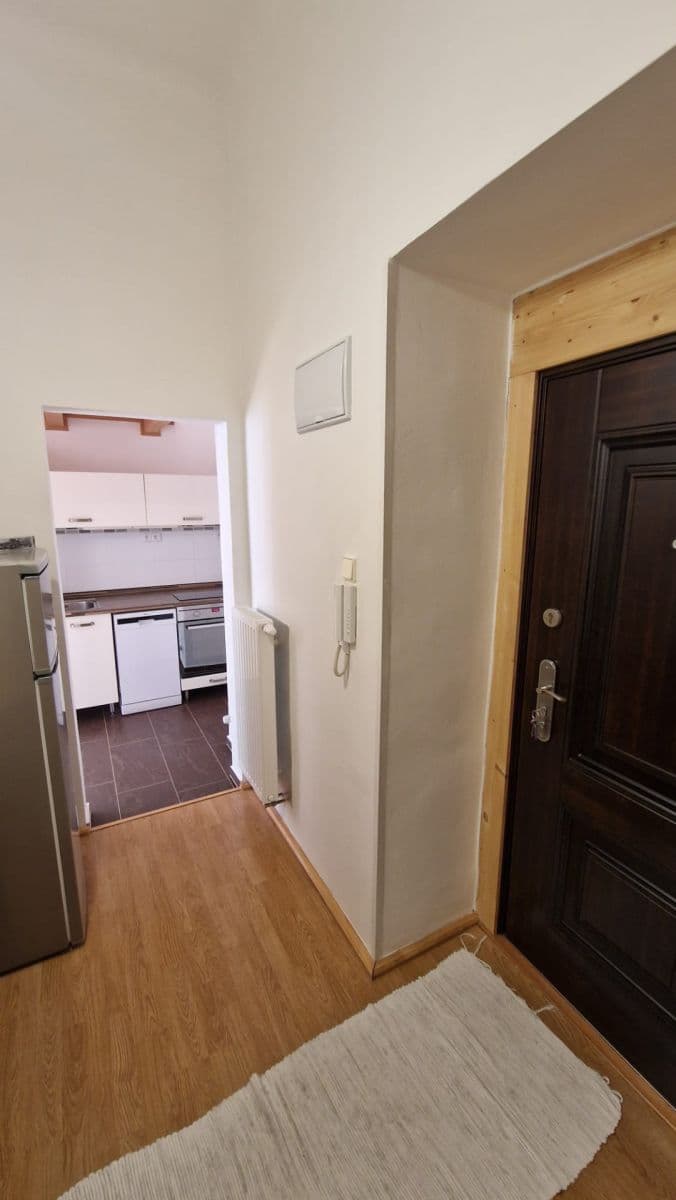 Prenájom bytu 2-izbový 40 m², Šumavská, Praha, Praha Prenájom bytu 2-izbový 40 m², Šumavská, Praha, Praha