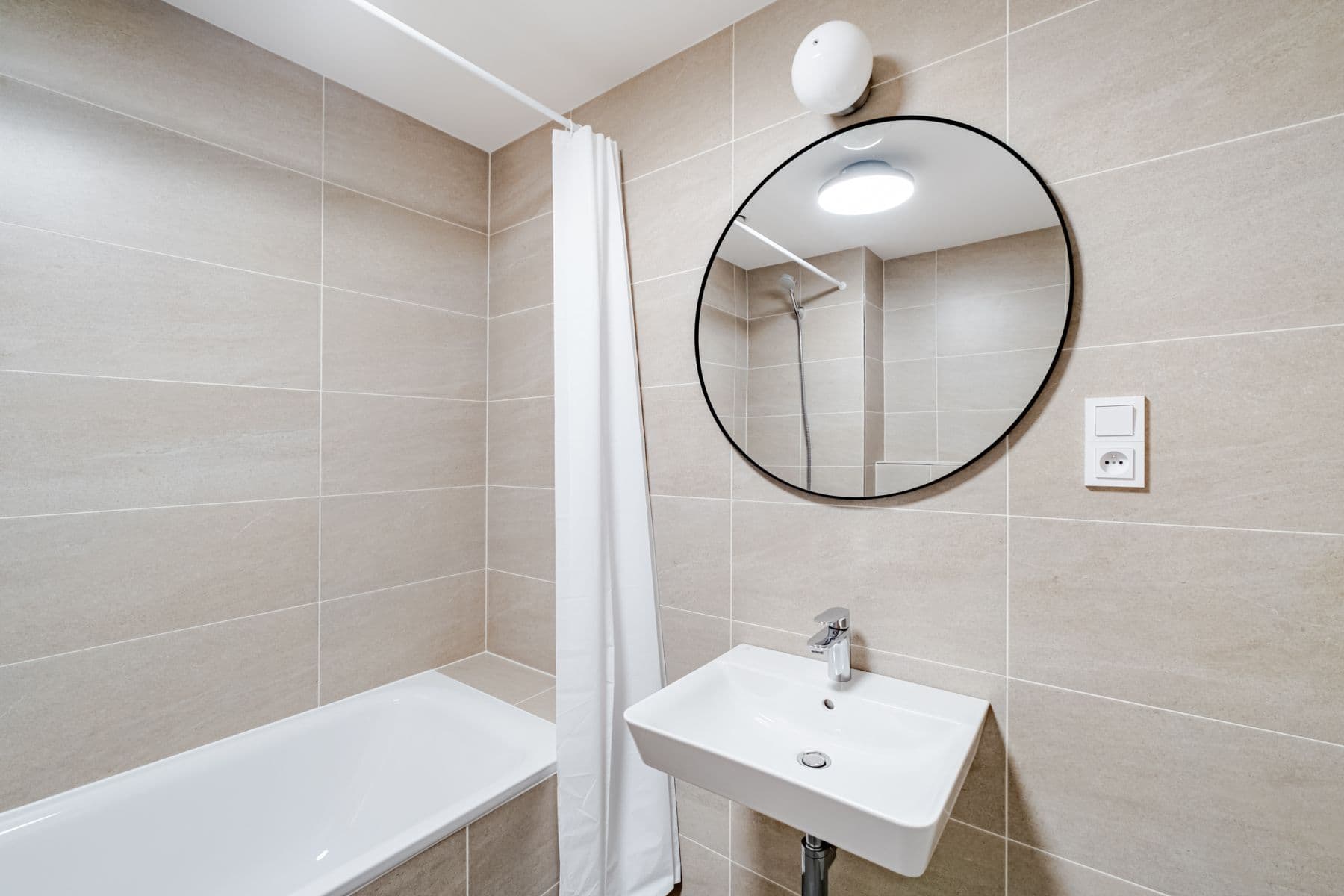 Prenájom bytu 55 m², V Třešňovce, Praha, Praha Prenájom bytu 55 m², V Třešňovce, Praha, Praha