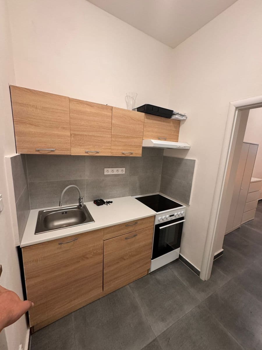 Prenájom bytu 30 m², U Nikolajky, Praha, Praha Prenájom bytu 30 m², U Nikolajky, Praha, Praha