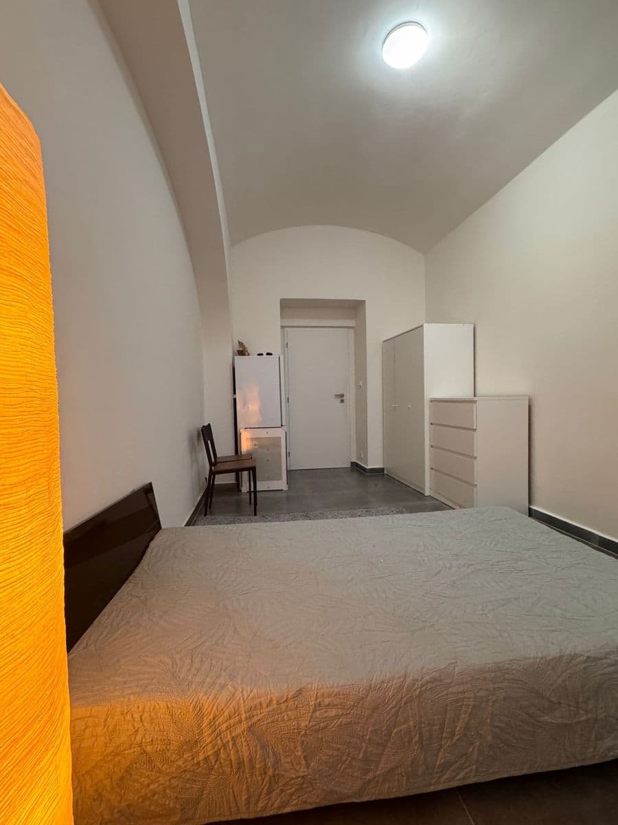 Prenájom bytu 30 m², U Nikolajky, Praha, Praha Prenájom bytu 30 m², U Nikolajky, Praha, Praha