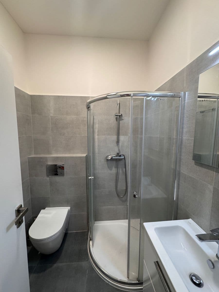 Prenájom bytu 30 m², U Nikolajky, Praha, Praha Prenájom bytu 30 m², U Nikolajky, Praha, Praha