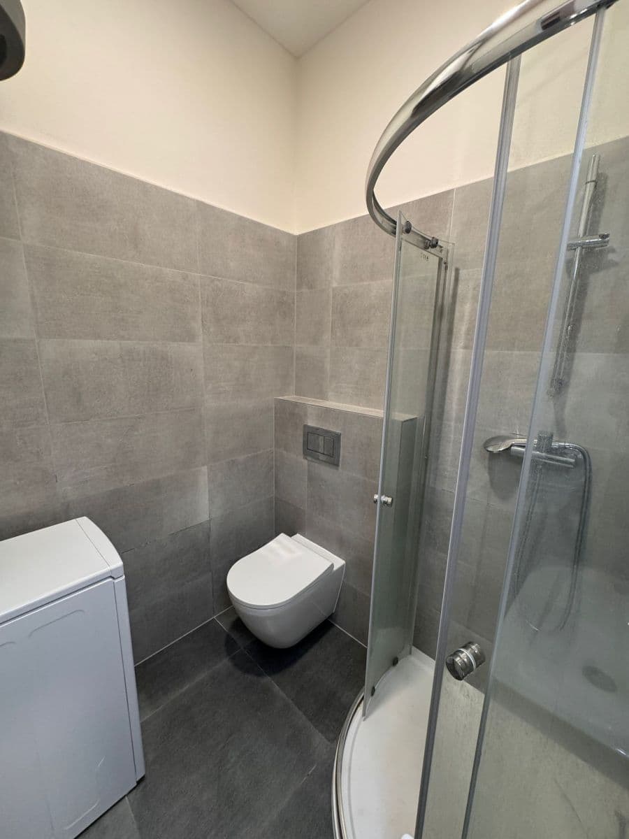 Prenájom bytu 30 m², U Nikolajky, Praha, Praha Prenájom bytu 30 m², U Nikolajky, Praha, Praha