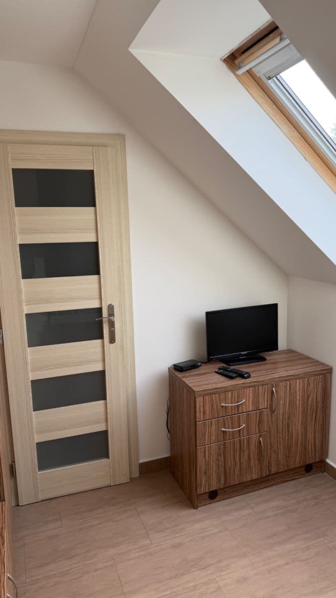 Prenájom bytu 13 m², Dalovská, Divišov, Středočeský kraj Prenájom bytu 13 m², Dalovská, Divišov, Středočeský kraj